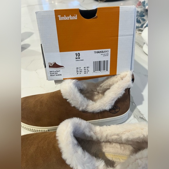 NIB Timberland Skyla Bay Tan Suede Fur-Lined Slip-Ons - Picture 7 of 7
